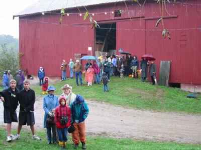 10-19-02barngang