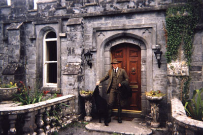 10-22-02jimcastledoor