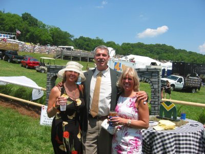05-08-04_Dave&Ladies
