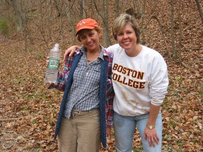 11-01-03Pam&Jane